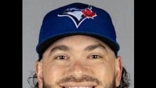 ブルージェイズ　元日本ハムのポンセが右ひざ違和感で緊急降板　球団発表　打球を追った際に痛める→カートでグラウンドから搬送　本拠地が騒然