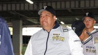 センバツ決勝　両監督が試合前に握手を交わす　大阪桐蔭はおかわり君の長男・中村勇斗もスタメンで出場へ