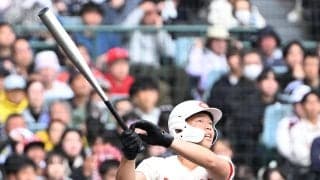 【センバツ】智弁学園・逢坂悠誠が同点ソロ　高々とガッツポーズ挙げダイヤモンド回る