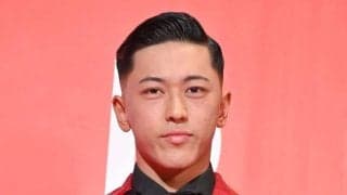 車いすテニスの小田凱人が始球式　左腕から速球披露し歓声に応える　ＳＮＳ「球はえー」