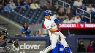 岡本和真「ビデオ判定」で日米通算250号　チーム大敗の中で存在感　盟友対決は菅野智之に軍配