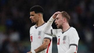 森保ジャパン、W杯優勝国に５度目勝利で初の完封　スタジアムに飛び交った紙飛行機の意味とは　