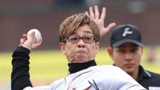 楽天　山寺宏一が始球式「前田健太選手に投球を教わって」６４歳お見事ノーバン投球披露
