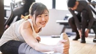 硬い太もも裏を柔らかくするストレッチ7選｜1日3分で前屈しやすくなる方法