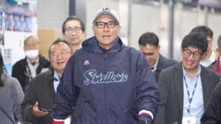 ヤクルト・池山監督にうれしい差し入れ　燕党さだまさしから「あ、さだ飴」と激励の言葉