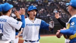 驚異の日本ハム打線　野村、奈良間の一発攻勢でリード広げる　開幕６戦目で１２球団断トツトップ、チーム本塁打１５本に到達　２位ソフトＢ（７本）に大差