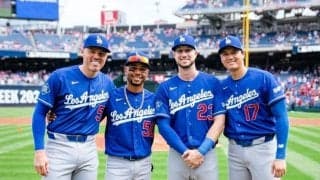 そんなことある！？大谷翔平ら４人が試合前に記念撮影→全員本塁打で銀河系カルテット復活　ビジター新ユニの魔力？「もっとドジャーブルーを着て」