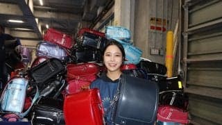現役続行の高梨沙羅、ランドセル箱詰め作業「毎年この時期楽しみ」所属先クラレの社会貢献活動
