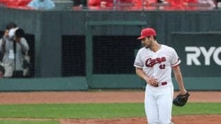 広島　ターノックがまさかのボーク　ぬかるむマウンドで滑ったか　ボールをリリースできず一回転→ピンチ広げる