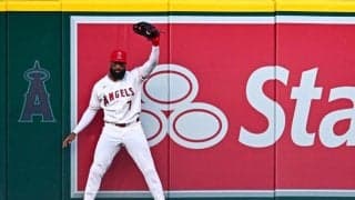 エ軍アデル、衝撃のHRキャッチ“連発”　激レアの1試合2度…苦手の守備で躍動、場内興奮