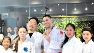 空手　ウクライナ選手に東京五輪メダル返還　チャリティーオークション出品　日本人落札で実現　ホルナさん「メダル以上の価値ある。一生忘れない」