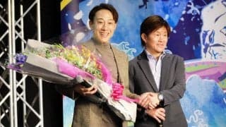 【ボート】住之江Ｇ１　藤岡佑介調教師が小牧太騎手からサプライズの演出にニッコリ