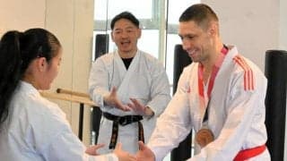 売りに出した五輪メダル、ウクライナ選手の元に　日本人落札者が返還