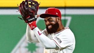 “苦手”守備で…エ軍アデルの「壮大なプレー」　HRキャッチ3連発に地元局「歴史に残る」