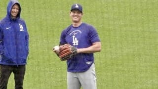 大谷翔平、土砂降りの中で“神対応”　キャッチボール後にサイン＆プレゼント