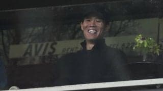 板倉滉＆冨安健洋の最新ショットを現地スタジアムで撮影！苦境のアヤックスの本拠地で披露されたクライフコレオ！5位転落からの再浮上への鍵は？