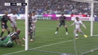 ライン上ギリギリでの“神クリア”が話題