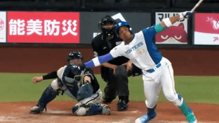 万波の“意味不明”さに…ベンチが「ドン引きしてる」　SNSで止まぬ反響「脳がバグる」