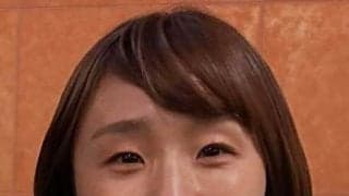 【フィギュア】「コーデ素敵」高橋成美さん、白のブラウスに鮮やかブルーのスカート姿披露