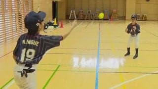 運動神経が伸びる「移動キャッチボール」　低学年にお勧め…守備力も育つ“5歩でパス”