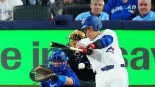 岡本和真、第２打席は遊ゴロ併殺打に倒れる　直前に大谷翔平と三塁上で談笑　初の“直接対決”