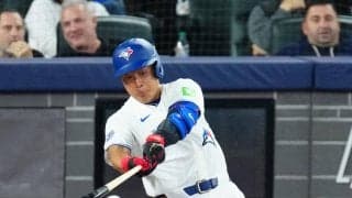 岡本和真、第３打席は右前打で開幕戦以来のマルチ安打をマーク　大谷翔平と初の“直接対決”