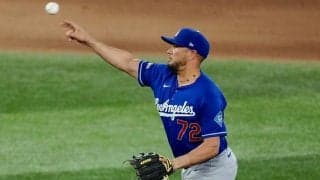 ド軍戦で異例の事態　9回に両軍とも野手登板…13点差、“抑え”のロハスが1回1失点で締める