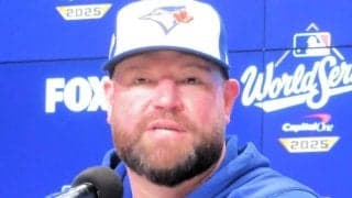 ブルージェイズ　シュナイダー監督が激高して退場　ガーズマンのボーク判定に　帽子たたきつけ、球審と距離２０センチでまくし立てる　本拠地が大歓声