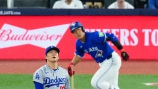 岡本和真、山本由伸からメジャー初安打でガッツポーズ　ロボット審判要求で三振覆し右中間二塁打