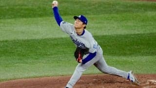 山本由伸がベンチでハグ　心から感謝した“相手”…ピンチで無念の降板、救われた快投