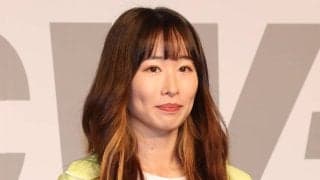 【スノボ】鬼塚雅が鍛えられた腹筋へそ出しスタイル披露　今季Ｗ杯ビッグエア種目別女王