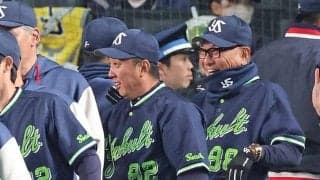 ヤクルト執念堅首　池山監督「一つ勝ったっていうのは非常に大きい」逆転勝ちで今季初連敗阻止