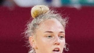 “美しすぎる柔道家”ダリア・ビロディド「女性であることは…」透け感たっぷりレーストップス姿