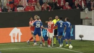 「何やってんだよ」佐野・川﨑出場マインツ戦で乱闘勃発！　試合終了も両チーム入り乱れて一触即発の事態…スタジアムは騒然