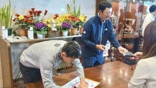 「ギャラリーさんへの対応は選手みんな考えています」 阿久津未来也選手会長らが即席サイン会