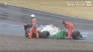 現役女子大生レーサーが痛恨の単独スピン…大荒れ国内最速レース、終盤のアクシデントにJuju感情爆発「ごめん！」