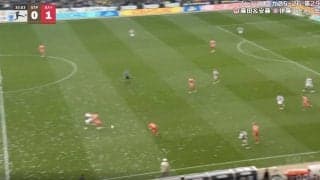 場内騒然！ 伊藤洋輝、目を疑う“まさかの光景”「速すぎだろ」「どこから来たん？」衝撃の“爆速カバーリング”炸裂「左CBなのにあそこまで」