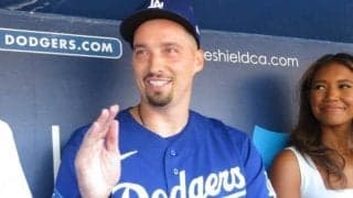 ドジャース２９０億円左腕スネルが笑顔「大きな一歩」左肩痛リハビリ初ライブＢＰ　エドマン、コールを打ち取る　回復順調なら復帰は５月末見込み