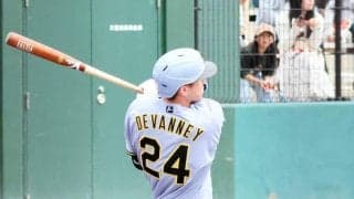 阪神・ディベイニー　待望来日１号　２９歳誕生日前祝い　２打席以降は凡打「自分が目指す状態にはまだ遠い」