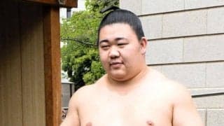 大相撲人気力士の藤ノ川は「力」としたためる、豊昇龍は「気魄一閃」靖国神社巡業で恒例