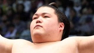 大嶽部屋を人気女子アナが訪問　王鵬ら力士と記念撮影「テレビで拝見したまんま飾らない素敵な方」と明かす