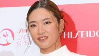 「股下８０㎝位ありそう」人気女子ゴルファー　ベガスでのオフショットに反響　「さすが姫」「身体柔らかい！」