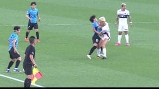 「なんで優磨が悪いみたいになってんだよ」鈴木優磨、川崎DFとの“接触”が物議「勝手に突っ込んで転んだ」「今のはオブストラクション」ファンの意見真っ二つ