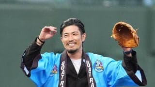 【中日】元中日の祖父江大輔氏が始球式で速球披露　打席にはドアラが立ち場内大歓声
