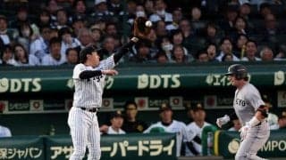 阪神・才木が二回にまさか　遊撃・木浪の失策から２失点　先頭・ダルベックのゴロをファンブル→拾い直して一塁悪送球