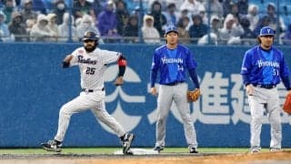 【ヤクルト】雨の松山、サンタナ気迫ヘッスラで泥だらけのホームイン　一塁から生還