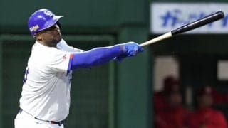 「もう止めてくれ！」井上中日に再び“アクシデント”発生で竜党から悲鳴も　2点適時打を放った直後…助っ人が左足を痛がるそぶり「故障者、多すぎる」「本当に終わってしまう…」