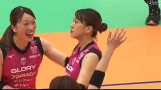 歓喜の美女選手、真顔から突如見せた“変顔” 女子バレー、サービスエースでコート上にほっこり“珍”光景