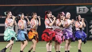 スカートふわっ→“人気美女”が「かわいすぎて息できない」　快投にざわつき「上手すぎやろ」