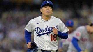 山本由伸のスーパージャンプに米記者「ファンは心臓発作を起こしそうだった」本人はさらり「普通です」着地のシーンも視線はしっかりベースに
